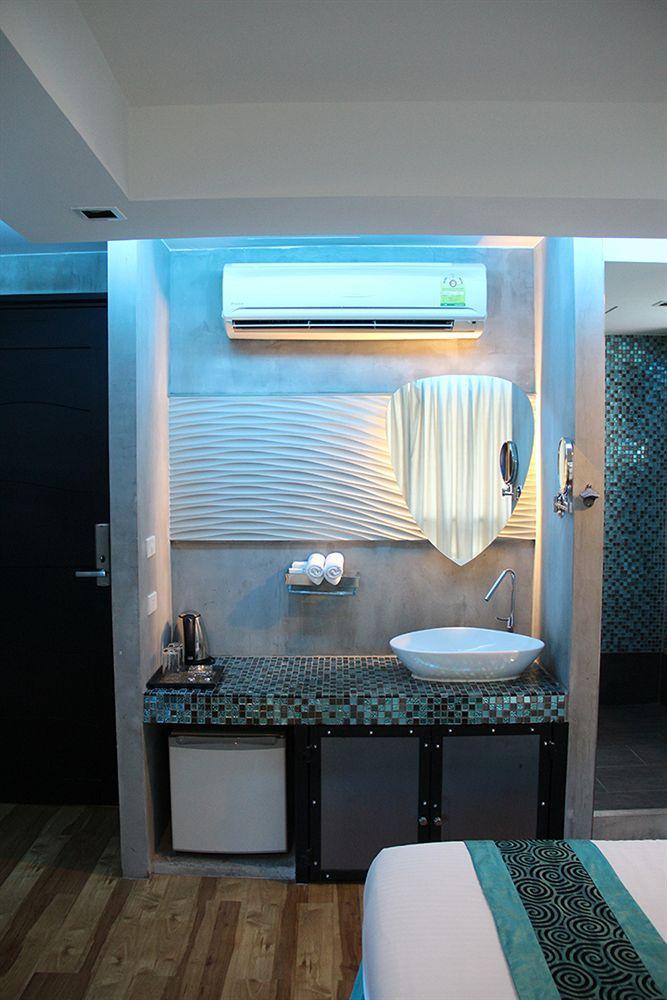 Blutique Hotel Bangkok Exterior photo