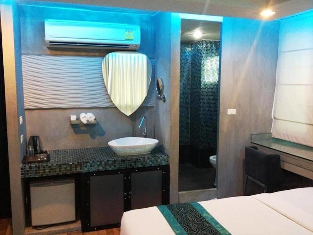 Blutique Hotel Bangkok Exterior photo